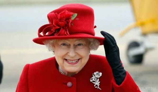 Британську королеву ледь не застрелив вартовий. Єлизавету II мучить безсоння і вона гуляє вночі палацом