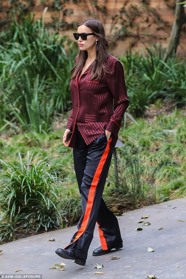 Вагітна Ірина Шейк у піжамі вийшла на шопінг. Модель Ірина Шейк була помічена під час шопінгу у Беверлі-Гіллз