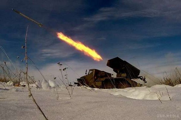 Біля кордону з Росією бойовики уперше за тривалий час влаштували обстріл "Градами". На Луганському напрямку – в районі Сизого бойовики застосували БМ-21 "Град"