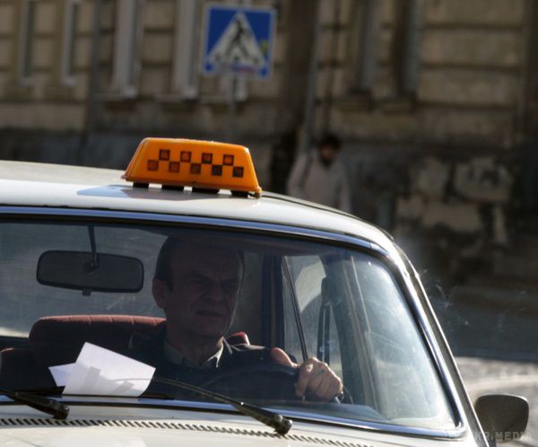 В українське законодавство спробують ввести новий автомобільний термін. Сфера автомобільних перевезень знову потрапила в поле зору народних депутатів