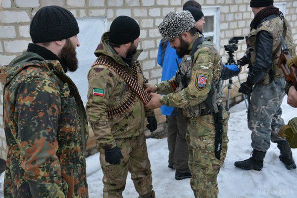 На Донбас для приборкання бойовиків завезли "кадирівців". Серед бойовиків на окупованих територіях Донбасу помітно зросла кількість вихідців із Чечні, так званих "кадирівців". 