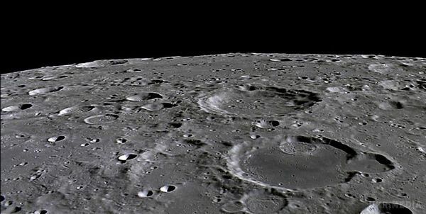 На Місяці виявили гігантський хребет невідомої істоти. Нещодавно був виявлений 130-метровий хребет.