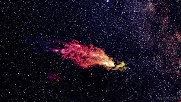 Фахівці передбачають зіткнення нашої галактика  з велетенською газовою хмарою. Американські учені передбачають зіткнення галактики Чумацький Шлях з гігантською газовою хмарою Сміта, яке призведе до вибухів і появи безлічі нових небесних тіл, 