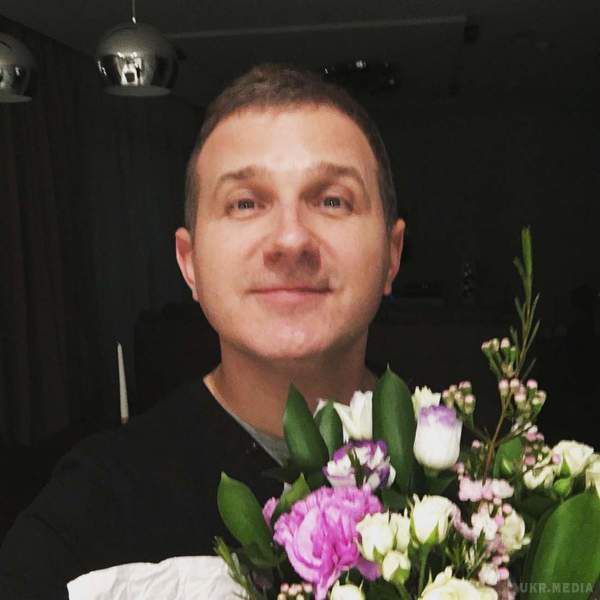 Ох ця кучерява шевелюра і мила посмішка : Юрій Горбунов показав, яким був у молодості (фото). Шоумен виклав кумедне фото в Instagram.