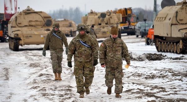 У Кремлі розцінили перекидання американських танків до Польші як загрозу. США розмістять у Польщі понад 400 одиниць гусеничної і понад 900 пересувної військової техніки. У Кремлі прокоментували перекидання військ.