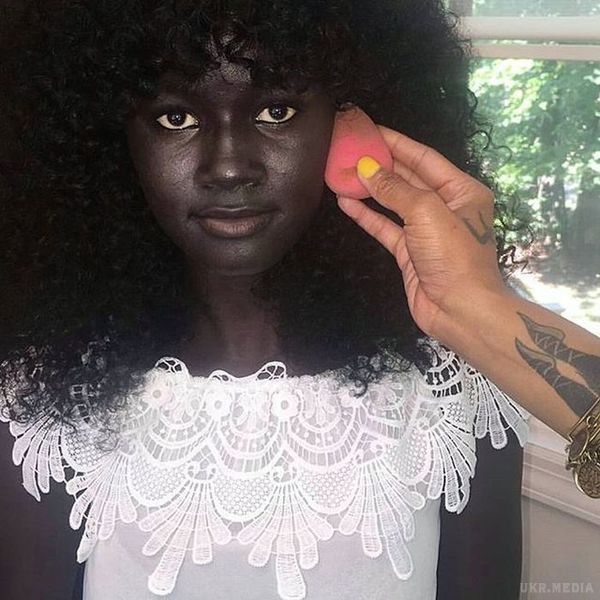 Модель з самою темною шкірою в світі (Фото). За свій колір шкіри дівчина отримала прізвисько «меланінового богиня»,