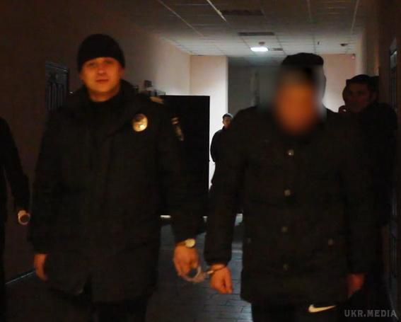 Київська поліція затримала небезпечну банду, яка "працювала" на вокзалі.  Поліція затримала групу осіб, яка підозрюється у скоєнні низки злочинів