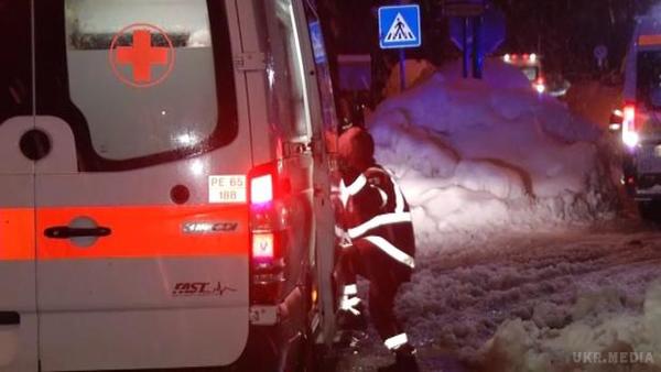 Снігова лавина накрила готель в Італії: у будинку знайдено тіла 30 загиблих. 30 людей загинули в результаті того, що снігова лавина накрила готель Rigopiano di Farindola в центральній Італії.