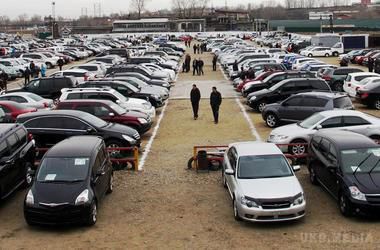 В Україні набирає популярність новий вид авторазвода. Український авторинок заполонили автомобілі-потопленики з інших країн.