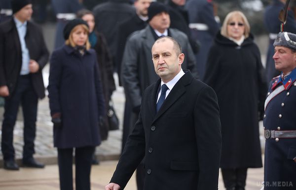 У Болгарії відбулася церемонія інавгурації Румена Радєва. Румен Радев вступив на посаду президента Болгарії.