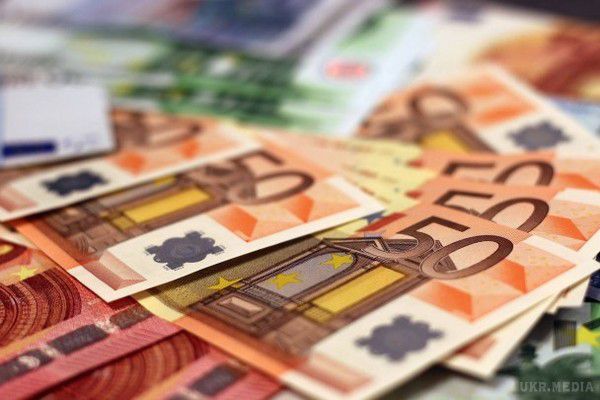 Долар здешевшав, а євро здорожчав у курсах Нацбанку на 24 січня. Національний банк України установив офіційні курси валют на вівторок, 24 січня.