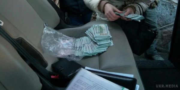 Помічницю судді Апеляційного суду спіймали на хабарі. Помічниця судді Апеляційного суду Київської області затримано на хабарі $23 тис.