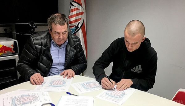 Український футболіст підписав контракт з іспанським клубом. Захисник "Карпат" Кравець буде виступати за "Луго".