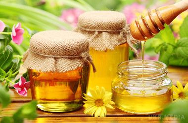 Вчені знайшли простий спосіб схуднути за допомогою меду. Завдяки складним хімічним складом мед постачає організм великою кількістю необхідних елементів.