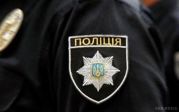 У Вінницькій області обстріляли Lexus, поранивши водія. За попередньою інформацією, невідомий стріляв з мисливської зброї з дробовими зарядами - поліція.
