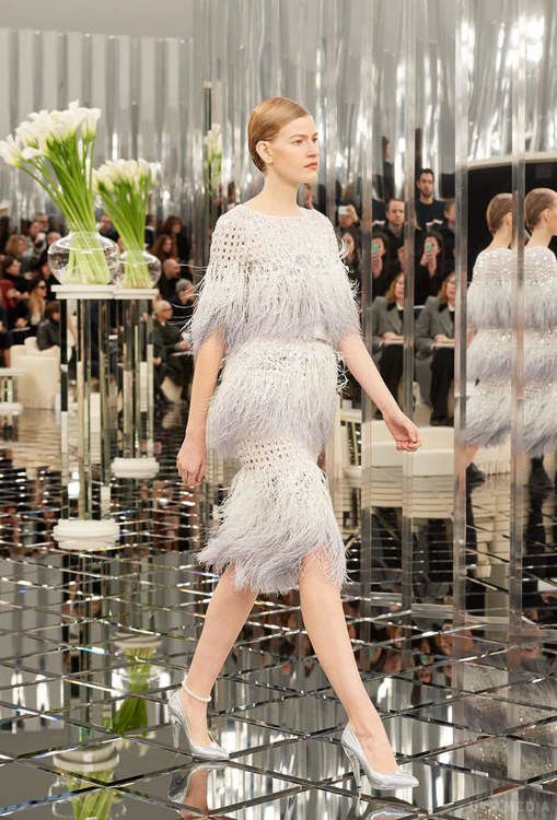 Що нам пропонують знамениті модельєри? Паєтки, рюші і перли. Показ Chanel Haute Couture весна-літо 2017 (фото). Показ колекції відбувся в рамках Тижня високої моди в Парижі.