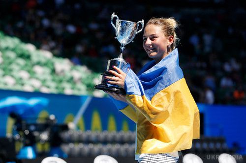 14-річна українська тенісистка Марта Костюк прокоментувала свою перемогу на юніорському Australian Open. Федерер привітав мене з перемогою.