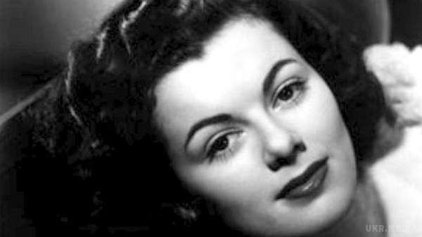 Померла відома голлівудська актриса. Деталі про смерть артистки повідомила агент її сина.
