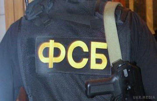 ФСБ затримала українського хакера, що викрив переписку Суркова - ЗМІ. Російські спецслужби полонили українського хакера на прізвисько Льюїс, пов'язаного з групою однодумців під назвою «Кіберхунта»