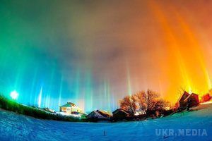 Російський вчений пояснив дивну небесну аномалію в Ростові (фото). Незвичайне явище експерт назвав оптичною ілюзією і причиною цього стало різке зниження температури повітря.