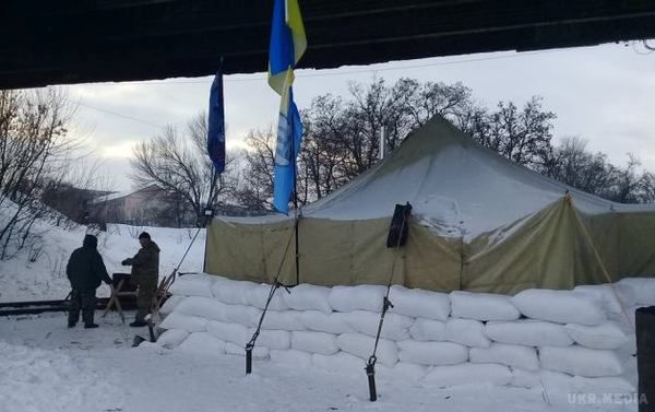 Ветерани АТО назвали умови зняття блокади в Донбасі: фото. Ветерани АТО заявили, що готові пропускати вугілля, якщо буде посилено контроль за тим, що знаходиться в вагонах.