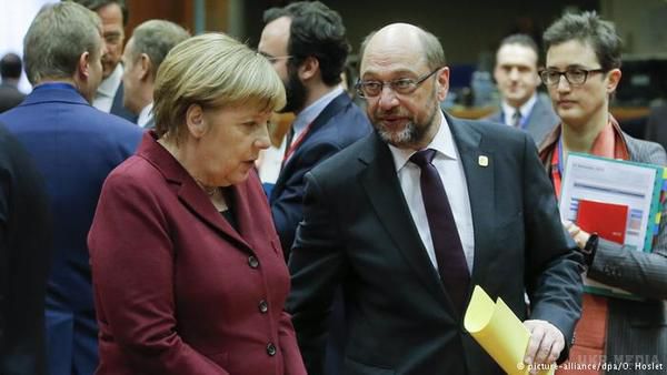 У Меркель з'явився суперник: рейтинги є дуже близькими. Правління Соціал-демократичної партії Німеччини (СДПН) вирішило висунути колишнього голову Європейського парламенту Мартіна Шульца кандидатом на посаду федерального канцлера під час парламентських виборів, які відбудуться восени