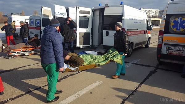 В Одесу прибув борт з пораненими в Авдіївці військовими. Сьогодні в Одесі приземлився літак з пораненими військовими із зони АТО. 