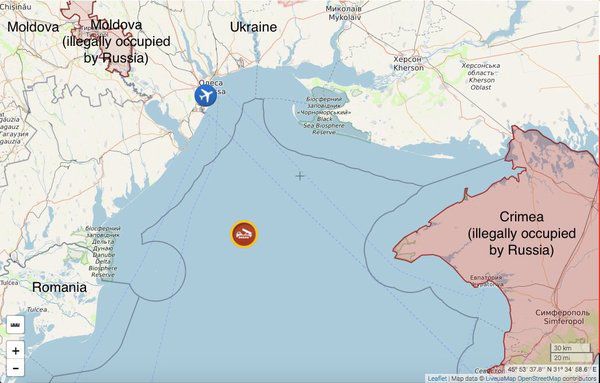 ВМС України заявили, що "знахабніла Росія" наводила удар з допомогою радіолокатора по літаку Ан-26. Наші нічого не порушували і будуть продовжувати літати, адже ми на своїй території, це наша морська зона.