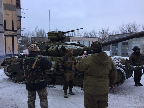 У Міноборони назвали причину появи українських танків в Авдіївці. Танки Збройних сил України, які знаходяться в Авдіївці, є резервом на випадок спроби російсько-окупаційних сил захопити місто.