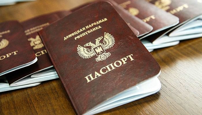 Кремль заперечив визнання «паспортів ЛДНР».  Пєсков не виключає, що випадки, коли «паспорти ЛДНР» вважалися дійсними на території РФ, справді могли мати місце. 