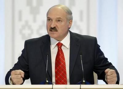 Білорусь у великій небезпеці. Лукашенко пішов на публічне загострення відносин з Кремлем. Білорусь потрапила в ситуацію значної загрози втрати свого суверенітету перед обличчям потенційного російського вторгнення.