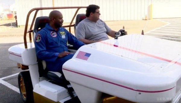 NASA розробили космомобіль. MRV, або модульний роботизований автомобіль - новітня розробка Американського космічного агентства, створена для переміщень астронавтів в умовах інших планет.