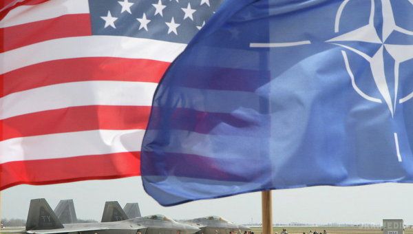 Трамп погодився взяти участь у зустрічі лідерів країн НАТО. За інформацією Білого дому, президент США Дональд Трамп і генеральний секретар НАТО Йенс Столтенбрег домовилися про тісну координацію і співпрацю для вирішення всього спектру викликів, з якими стикається альянс.