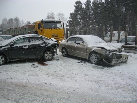 ДТП кожні три хвилини: чому в Україні стало більше аварій на дорогах. З 2016-го на дорогах загинуло близько 3200 і травмовано понад 32 тисячі осіб.