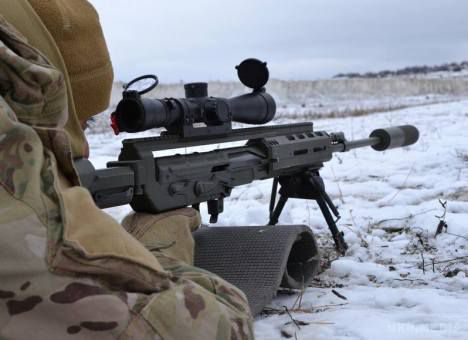 Українські офіцери потрапили під підступний обстріл. Учора під час проведення фотофіксації обстрілу бойовиками мирного Лобачевого російсько-терористичні війська підступно напали на офіцерів української сторони СЦКК.