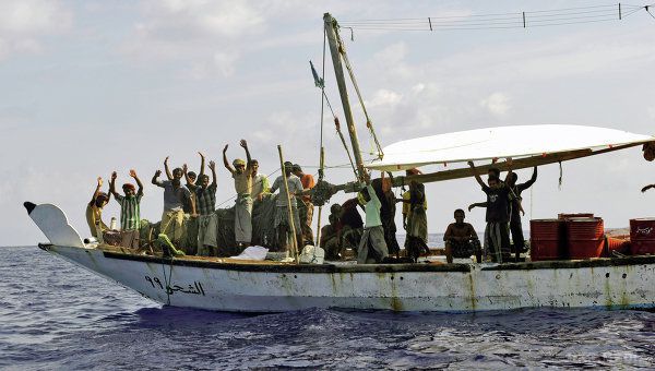 Пірати викрали українця і сім росіян в Нігерії. За даними посольства РФ у Нігерії, в територіальних водах цієї країни відбувся піратський напад на судно "BBC Caribbean". Обставини інциденту встановлюються.