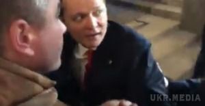 "Кінчені виродки радіють, що я на сходинках Ради підвернув ногу і впав". Ляшко, вправно спікірував з матами в Парламенті.