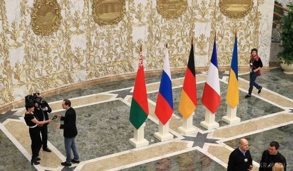 Зустріч глав МЗС у "нормандському форматі" може відбутися 17 лютого на полях G20. Міністерство закордонних справ України розглядає різні опції зустрічі в "нормандському форматі", зокрема й на полях саміту G7 17 лютого, 
