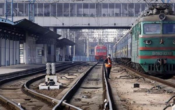 Нововведення від "Укрзалізниці": залізничні квитки будуть продавати в кредит. Проект планує зробити бот-моніторинг квитків. Реалізують проект на мобільному додатку з сучасними платіжними системами.