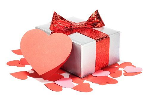 Кохання у коробці: ідеальні подарунки на Валентина made in Ukraine. Подарунки від українських виробників, від яких ваші кохані будуть у захваті.