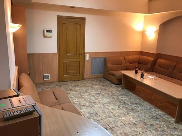 Послідовники Табачника: в університеті знайшли сауну та басейн. У Національному авіаційному університеті знайшли справжній пентхаус із сауною, басейном та кімнатою відпочинку.