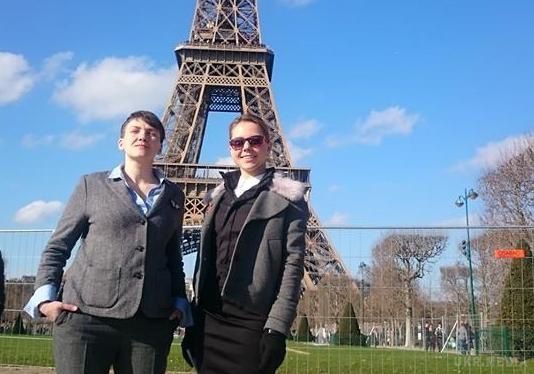 Савченко провела День Святого Валентина в Парижі (фото). Народний депутат Надія Савченко разом зі своєю сестрою Вірою вирушила на День всіх закоханих, в Париж.