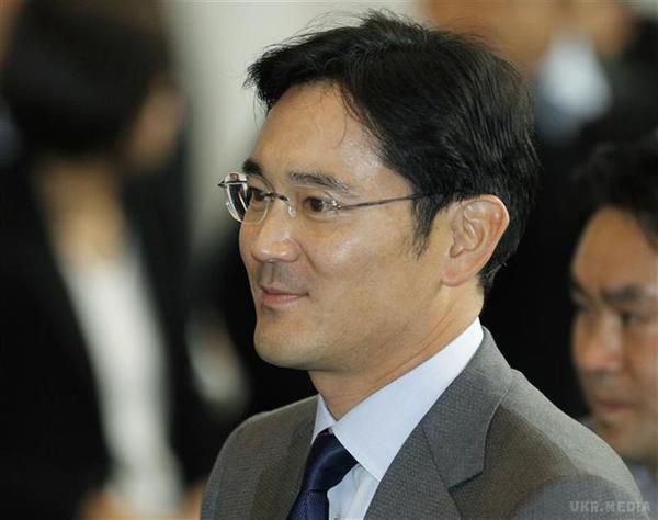 Главу Samsung заарештували через корупцію. Лі Чже Єн замішаний у корупційному скандалі навколо подруги президента Південної Кореї.