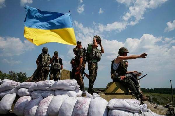 Муженко озвучив колосальні втрати бійців ЗСУ з початку проведення АТО. Бойові втрати Збройних сил України за цей період склали 2197 осіб.