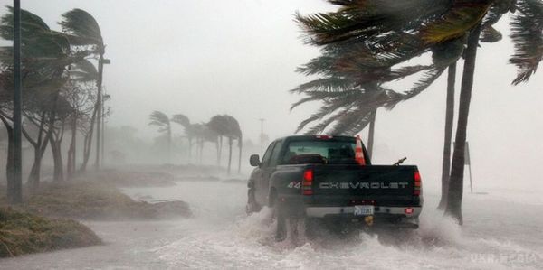 Каліфорнію накрив потужний шторм за останні 20 років (відео). Шторм з сильним вітром і зливами обрушився на південну і центральну Каліфорнії в п'ятницю.