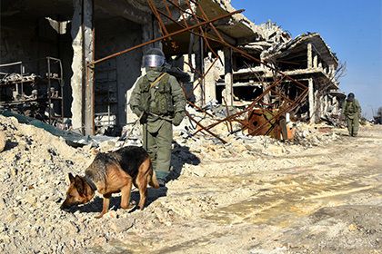 Четверо російських військових загинули в Сирії. Четверо російських військовослужбовців загинули в Сирії 16 лютого при підриві автомашини на радіоуправляємом фугасі.