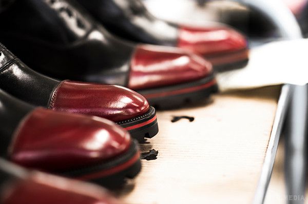 Чоловіки теж носять Лубутени. Нова чоловіча колекція Christian Louboutin (фото). Christian Louboutin випустив нову колекцію взуття для чоловіків.
