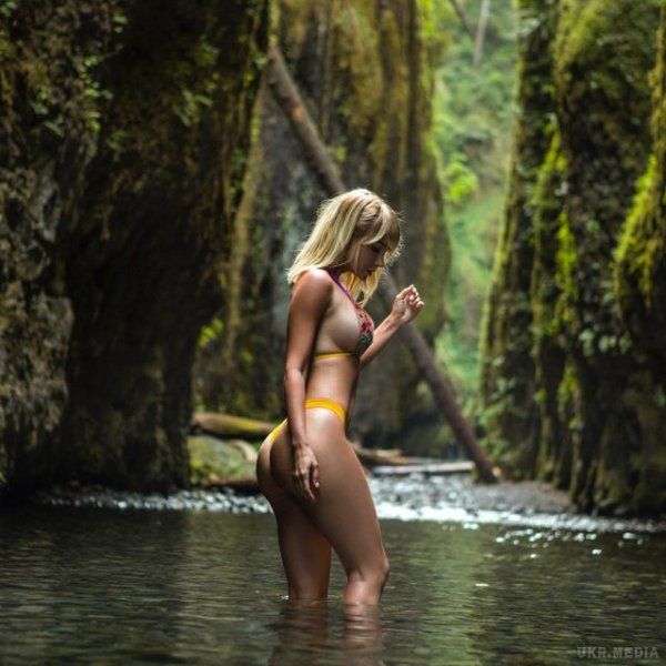 Найяскравіші фото найсексуальнішої мандрівниці світу. 32-річна американська фотомодель, актриса і професійний гравець в покер Сара Андервуд  веде незвичайний тревел-блог в Instagram.