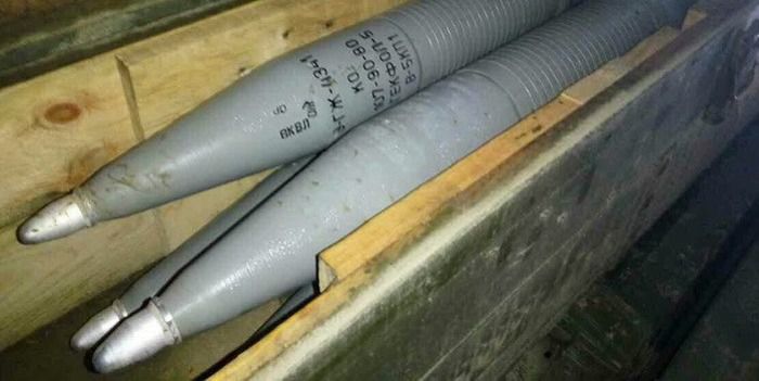 СБУ на Донбасі виявила схрон із авіаційними ракетами (ФОТО). У районі Сватового, що в Луганській області,СБУ виявили схованку з некерованими авіаційними ракетами.