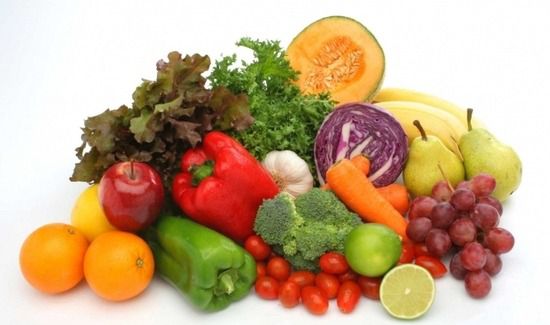 Вчені: 800 грамів овочів і фруктів в день продовжать життя. Вживання в добу 10 порцій овочів і фруктів може продовжити життя, вважають вчені.